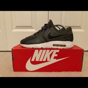 ✅ Nike Air Max Zero SE